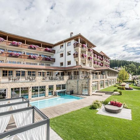 Hotel Waldhof ペルカ エクステリア 写真