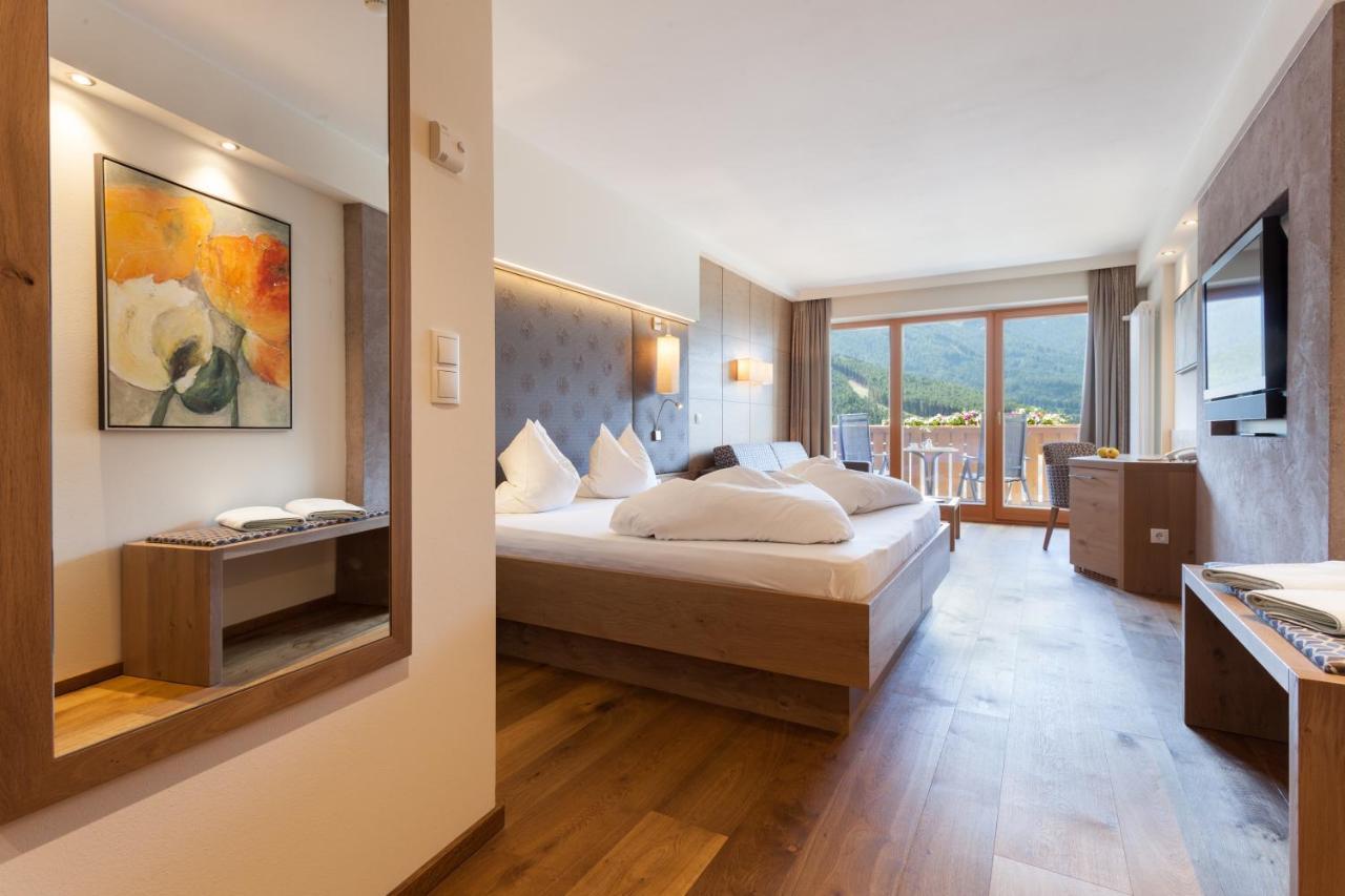 Hotel Waldhof ペルカ エクステリア 写真
