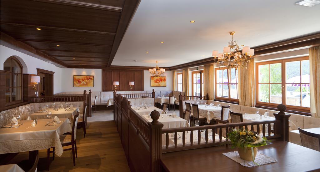 Hotel Waldhof ペルカ エクステリア 写真
