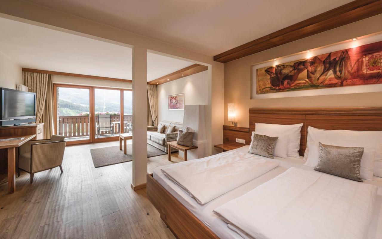 Hotel Waldhof ペルカ エクステリア 写真