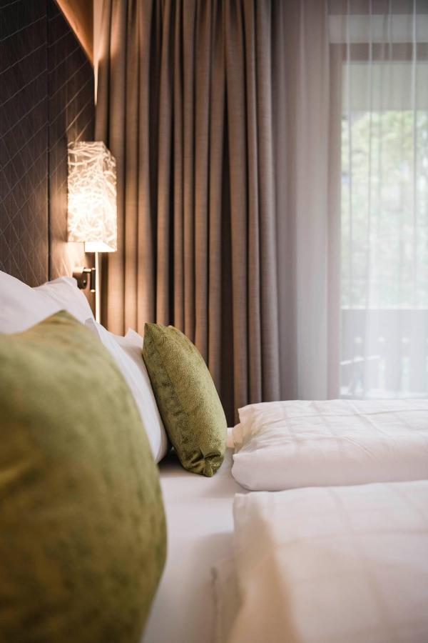 Hotel Waldhof ペルカ エクステリア 写真