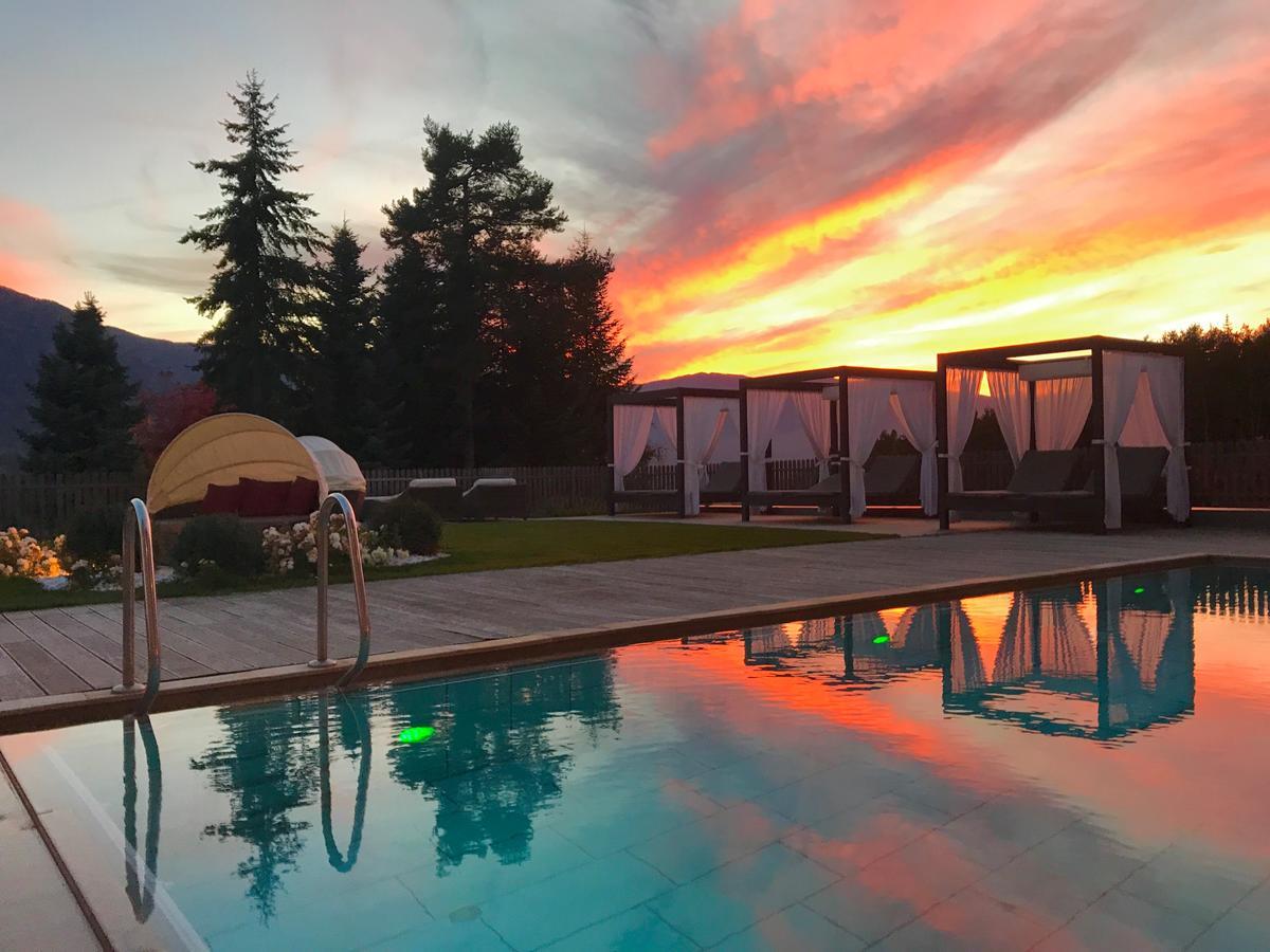 Hotel Waldhof ペルカ エクステリア 写真